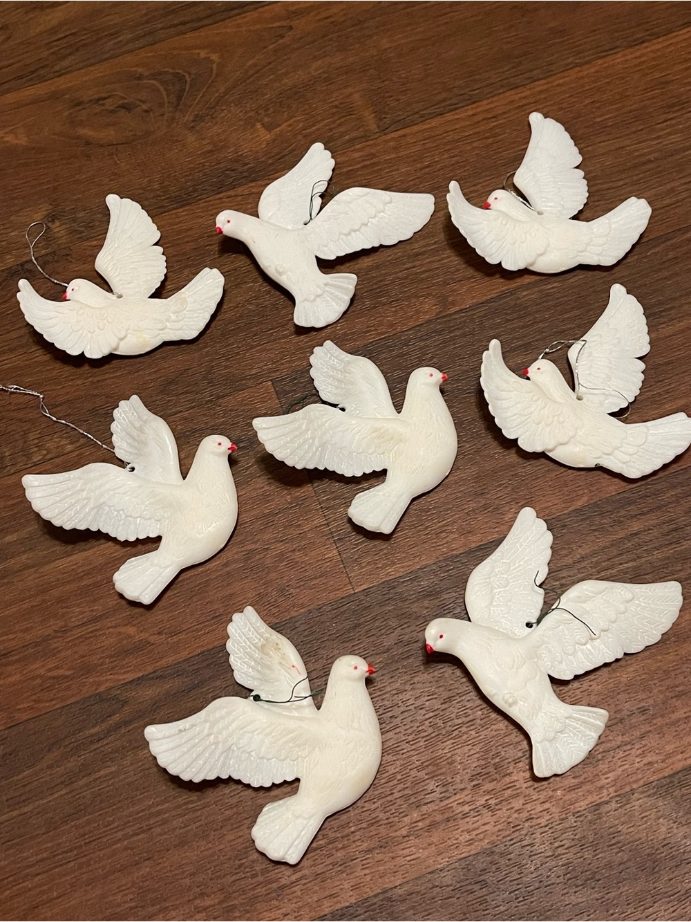 Vintage Set of 8 White Hard Plastic Doves